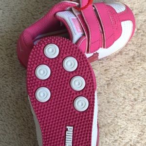 Puma Shoes - Toddler girls size 6 pink/white Puma light up Puma Shoes - Toddler girls size 6 pink/white Puma light up